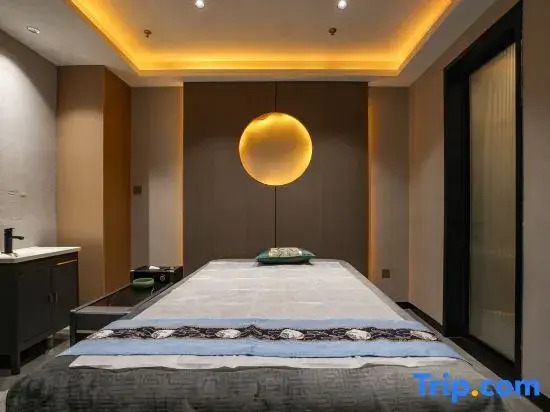 Mika City Hotel (Xuancheng Jingde High-speed Railway Station)