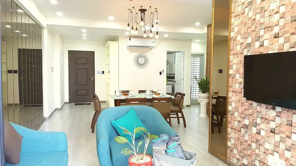 Scenic Valley Luxury 2BR SW Pool 07th