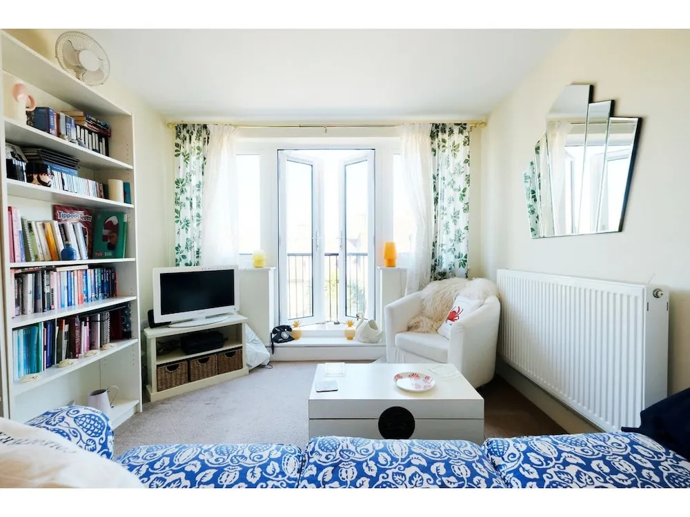 Cosy, Modern 1BR Kilburn Flat for 4
