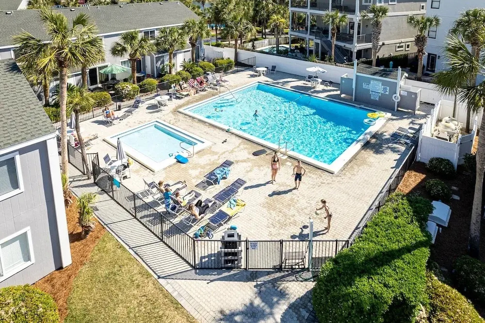 Southbay 55 is 2 Bedroom on the lake with short walk to beach by RedAwning