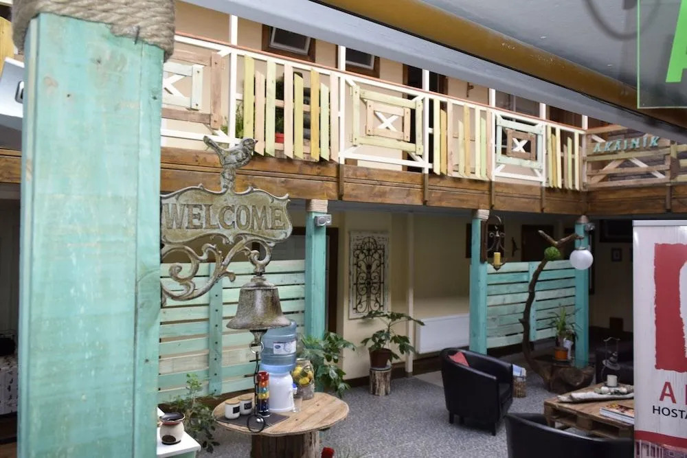 Hostal Akainik