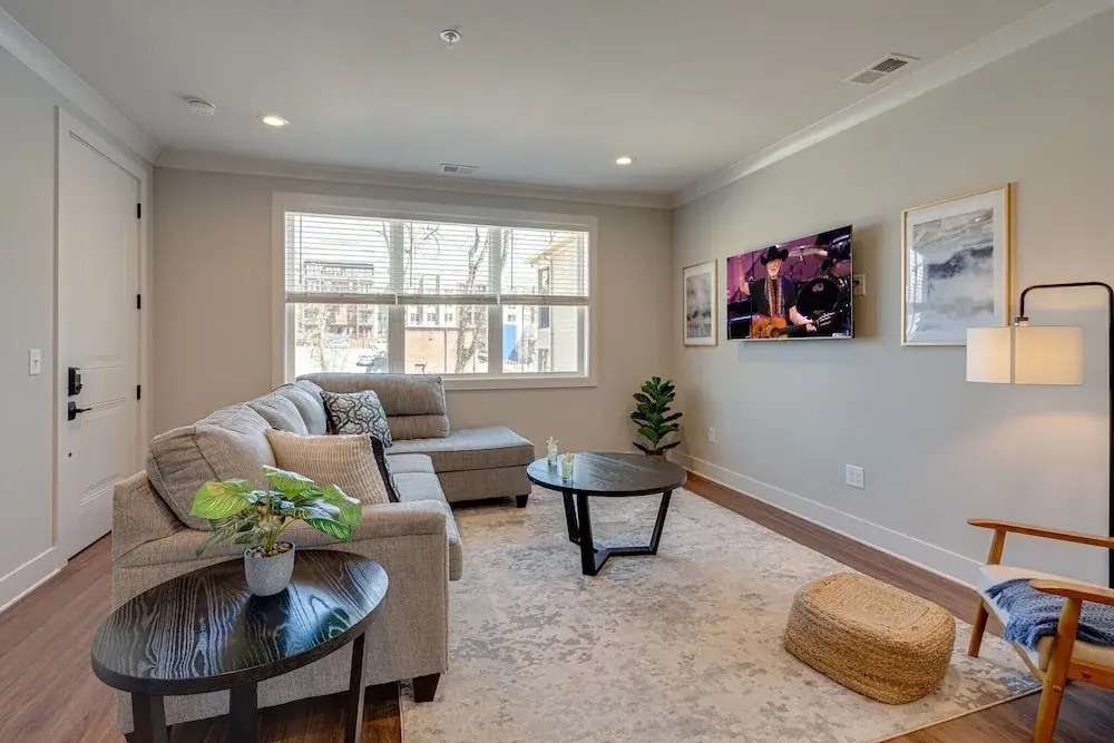 Merry Melrose -mins to Broadway- Sleeps 6