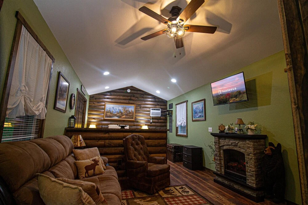 The Lil House