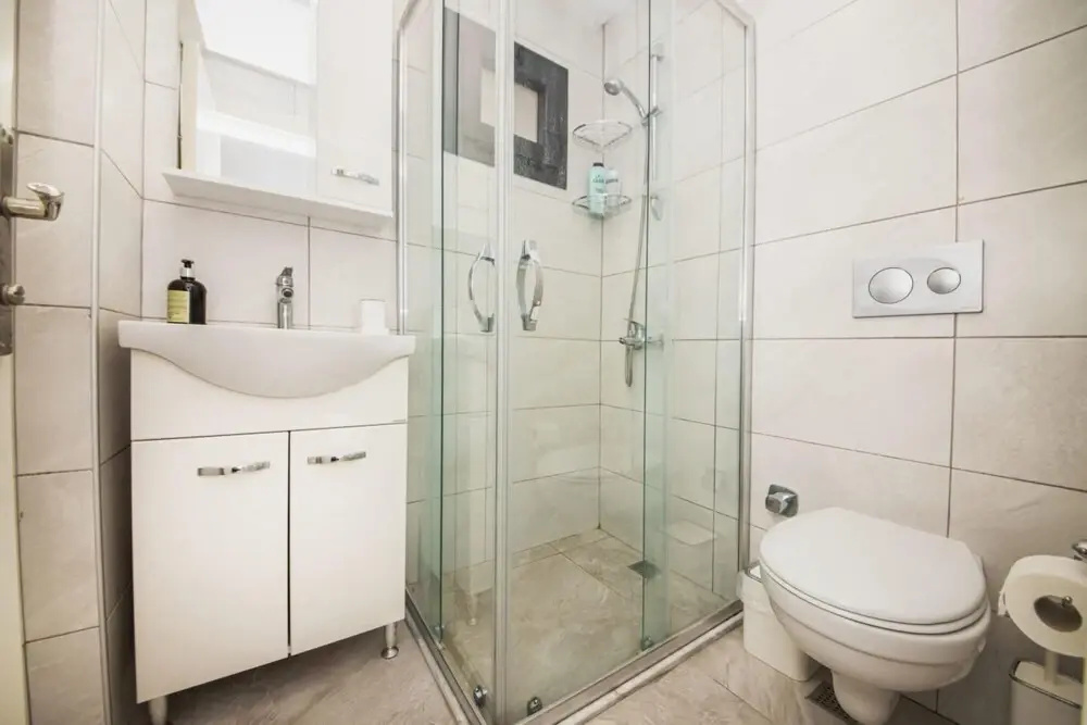 House with Balcony 1 Min to Beach in Bodrum