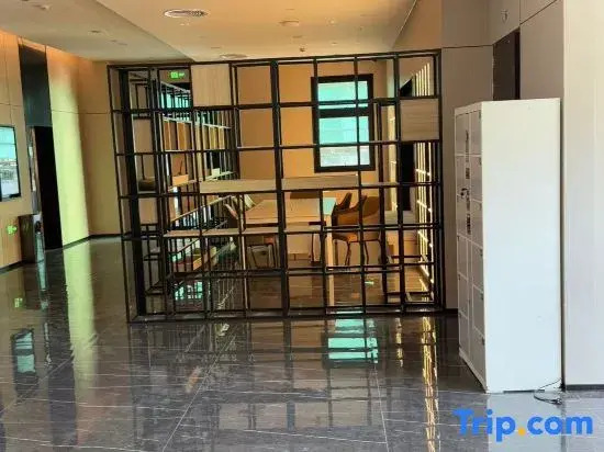 GreenTree Inn Express Hotel (Shanghai Pujiang Town Huizhen Road Subway Station)
