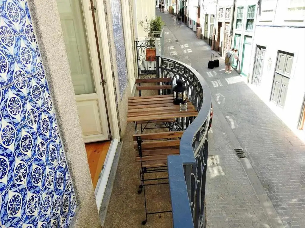 Oporto Delight 1 Luxury Apartment in Historic Center with Balcony Max 4 p