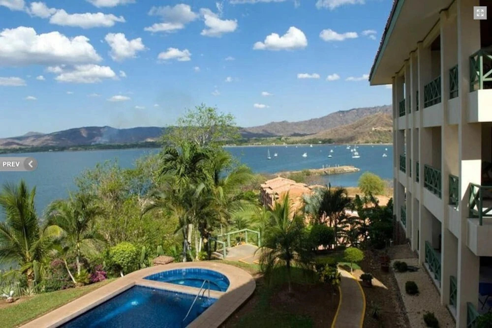 1BR With Ocean Views - Ideal for Couples