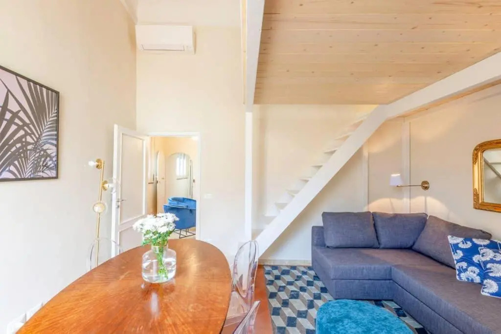 Santa Croce. Quiet, large and luminous loft
