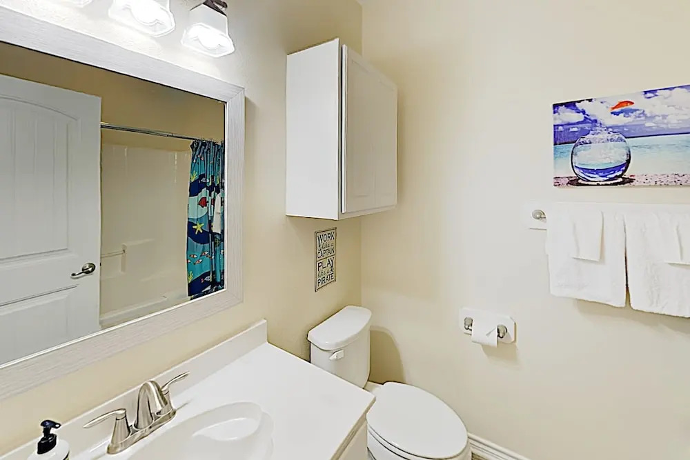 New Listing! Sandy Feet W/ Hot Tubs 8 Bedroom Townhouse
