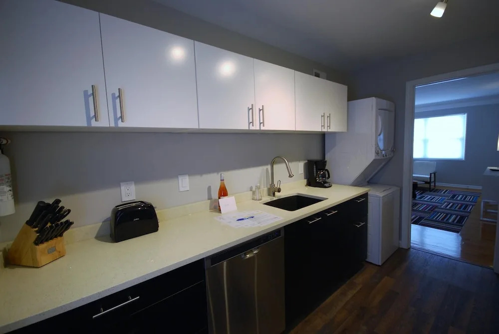 B2be Enjoy a Pet-friendly and Clean Condo Near the Beltline