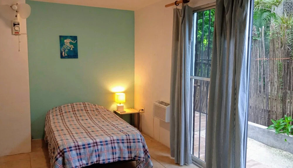 Triple Room, Private Bathroom, A a, Wi-fi 50 Mbps in the Center of Cancun