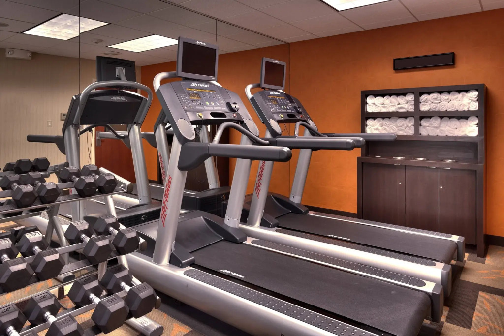 Courtyard by Marriott Kansas City Shawnee