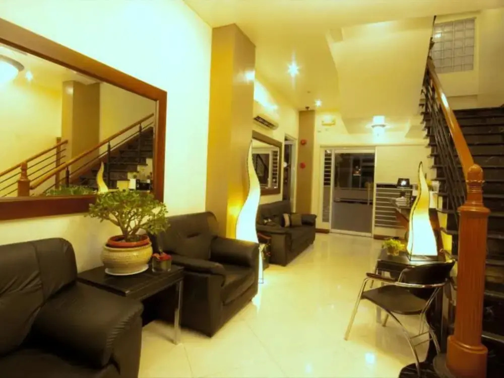 Townhouse OAK Metro Manila Near Osmena Highway PNR Pasay formerly Avitel Hotel