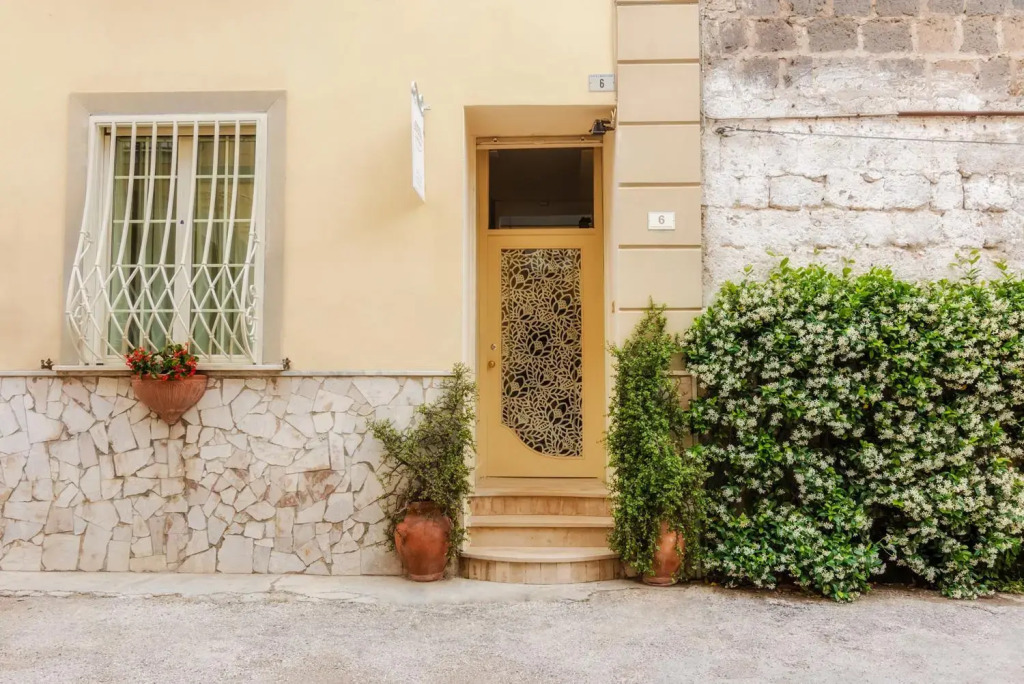 LARENA B&B