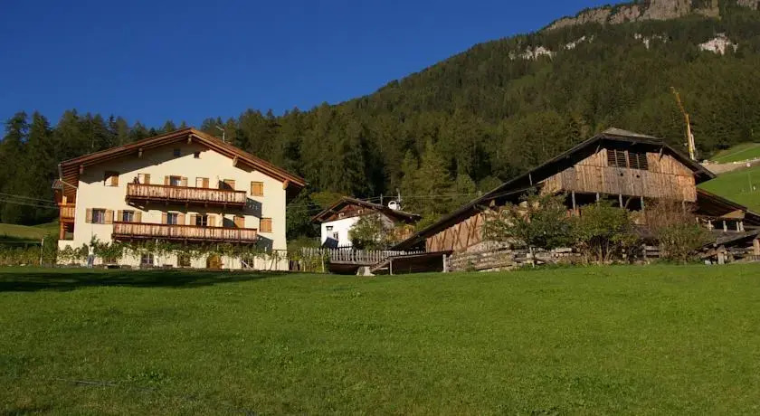 Hof zu Fall