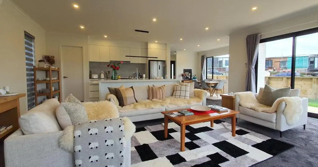 Wonderful River View-Brand New Home - 4 Bedrooms