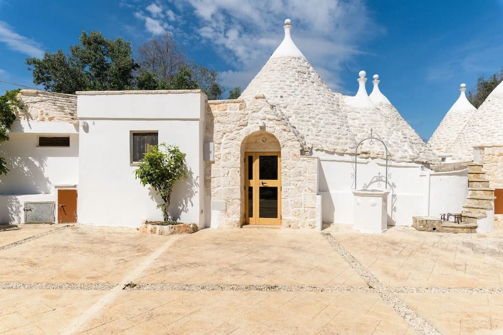Trulli Isabella by Wonderful Italy