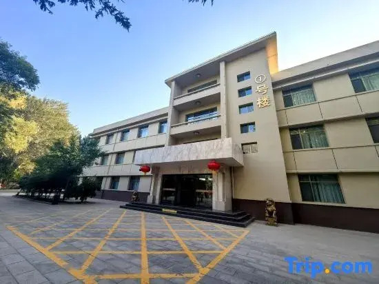 Petroleum Hotel