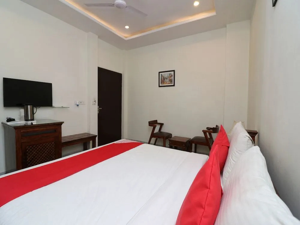 OYO 27759 Hotel Rajputana