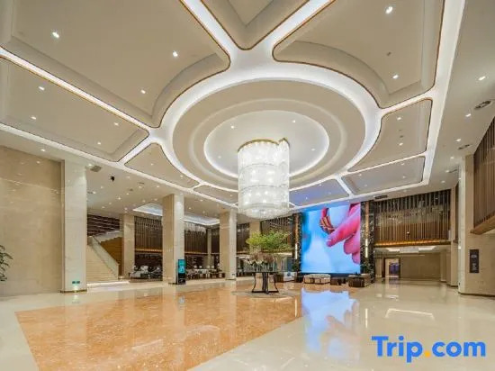 Zhongzhou Huayue Hotel