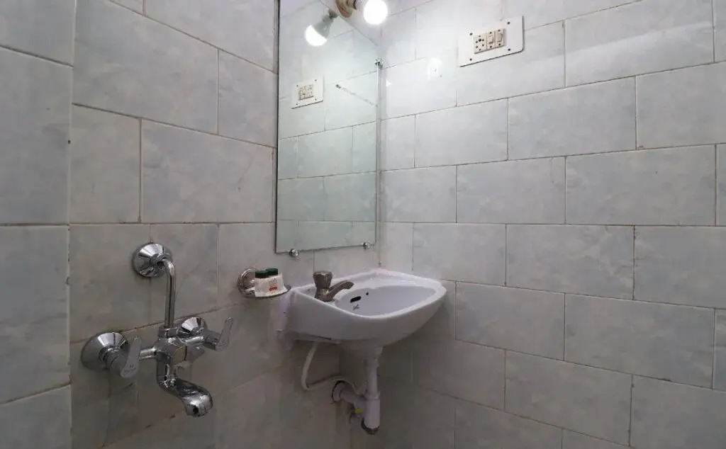 Parakh Palace By OYO Rooms