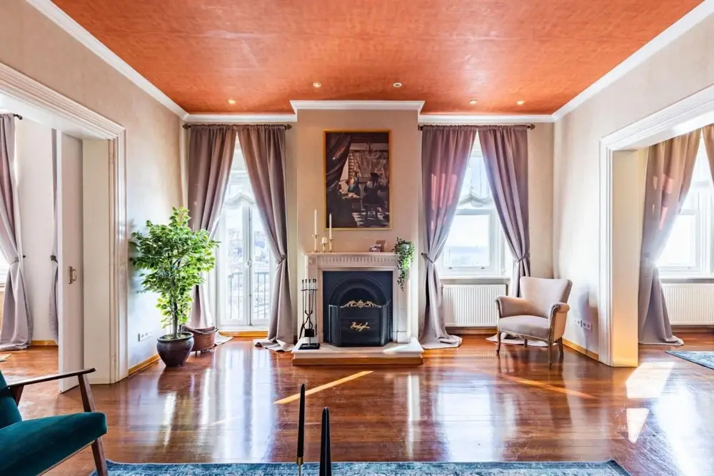 Flat With Balcony and Bosphorus View in Beyoglu