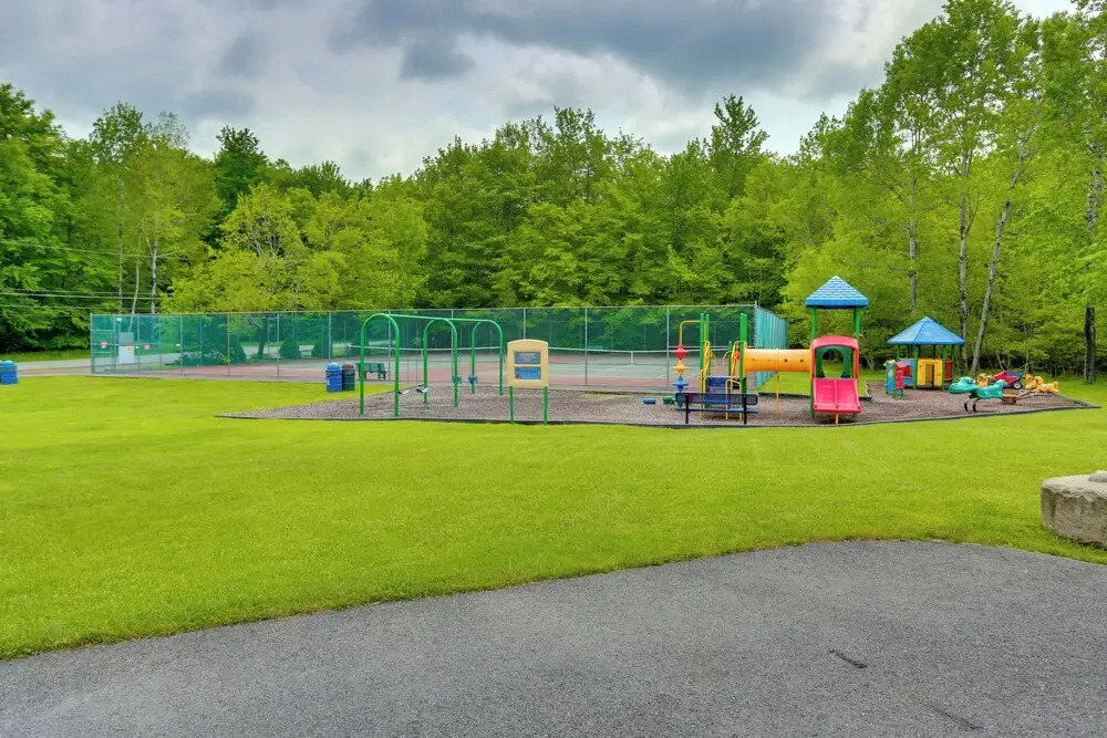 Walk to Beach: Pocono Lake Cabin w/ Pool Access!