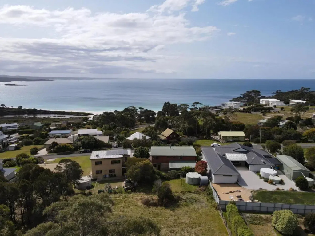 Wombat Mansion - Views - Shack Life at Binalong Bay