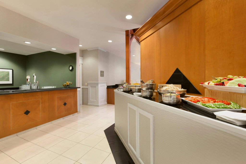 Embassy Suites Newark - Wilmington/South