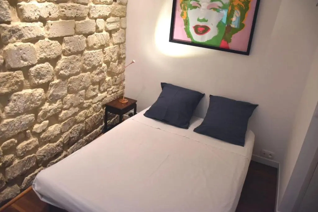 Romantic tiny house in Paris
