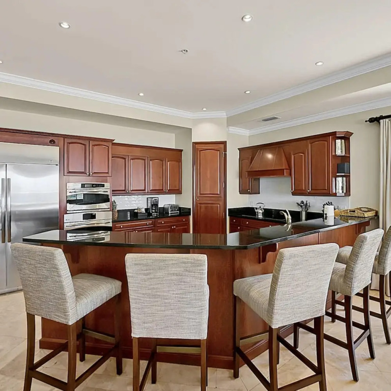 Luxury Penthouse Condo With 360 Oceanviews