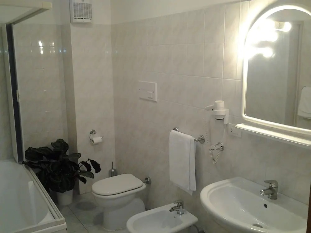 Hotel Kiris