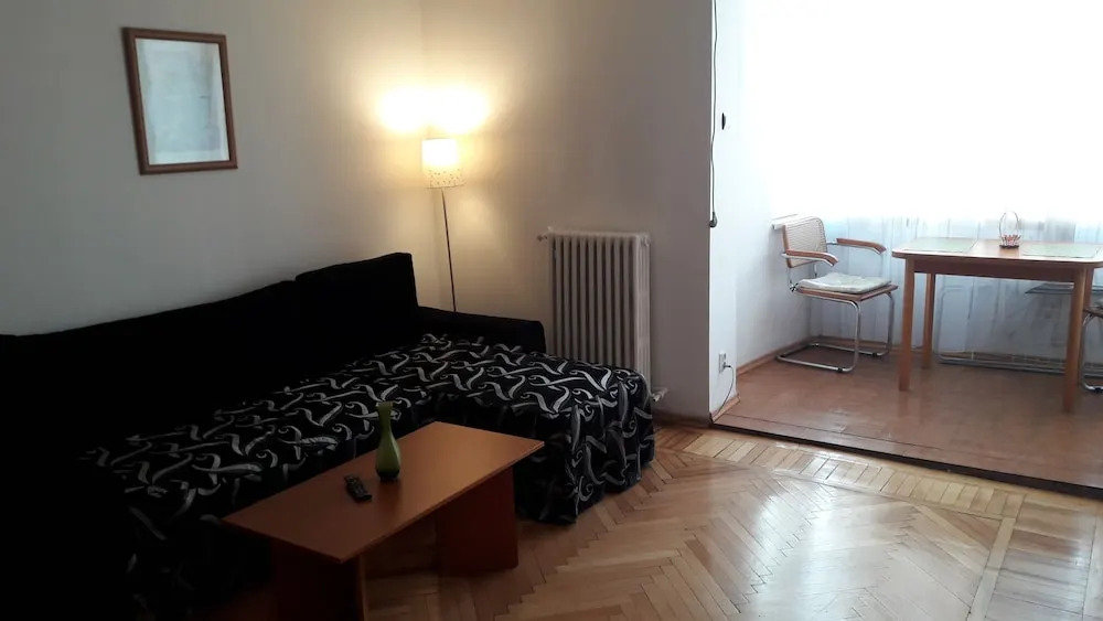 Km 0 Deluxe Apartment Old Town