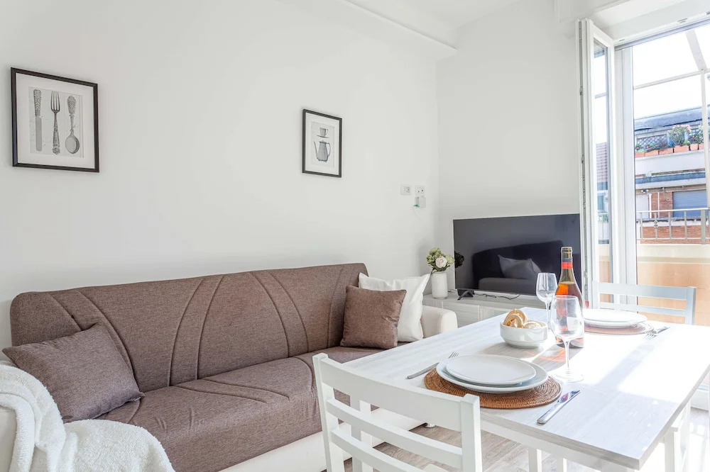 JOIVY Sublime Flat W/Balcony