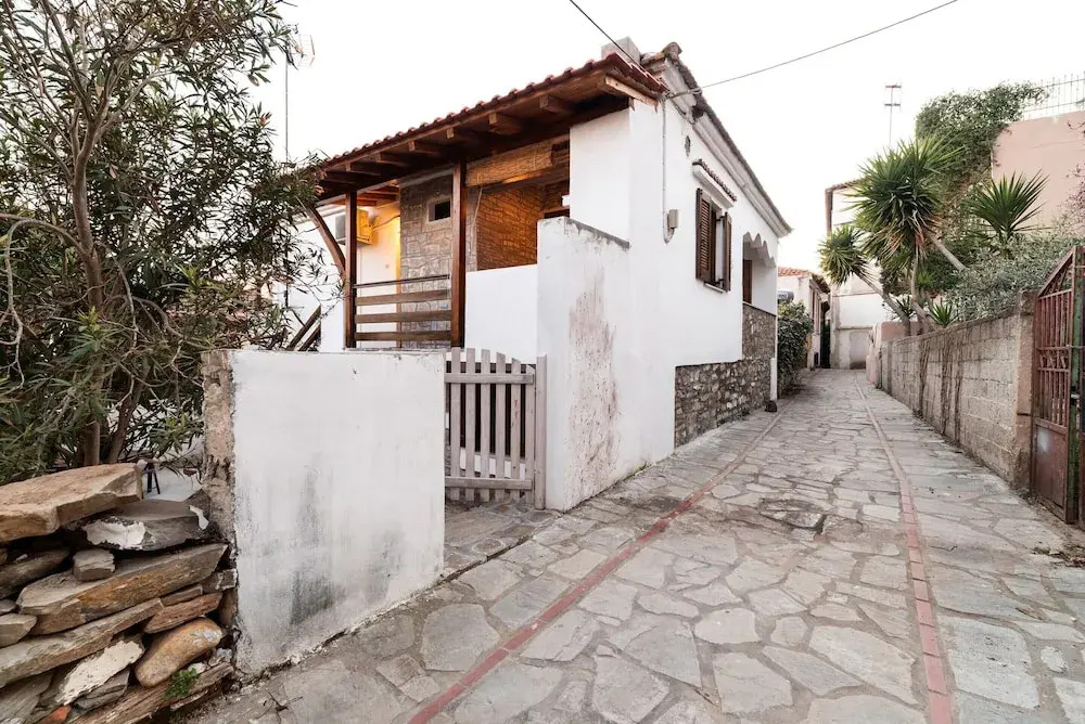 Snug Apartment in Agios Nikolaos With Garden