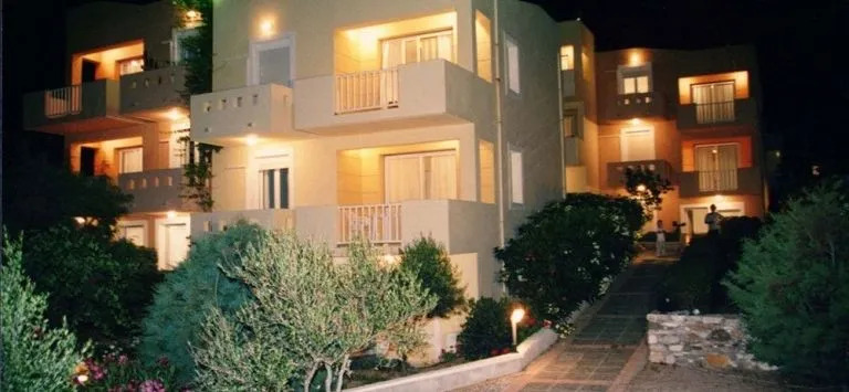 Iason Apartments & Studios