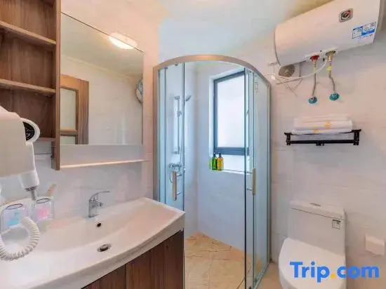 Huicheng Scenic Apartment (Yangxi Moon Bay)