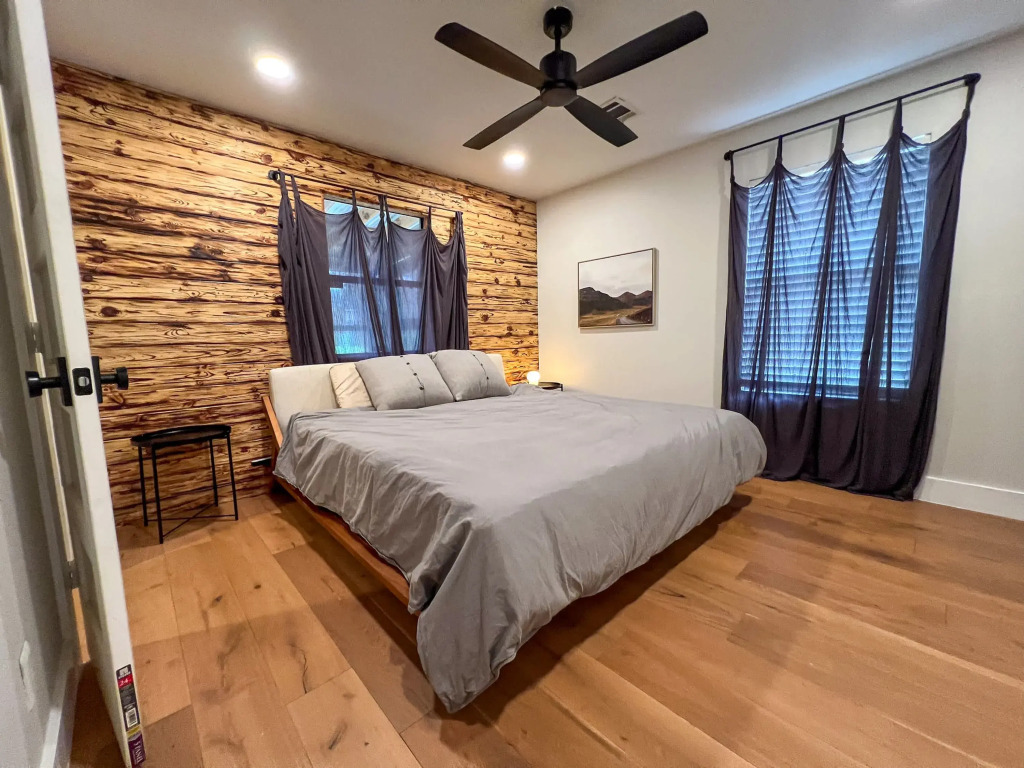 East Austin Bungalow With Music Studio Firepit