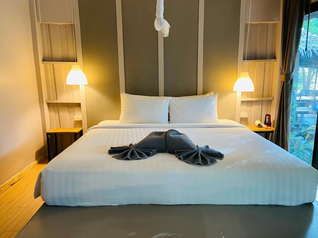 HIP Seaview Resort @ Phi Phi