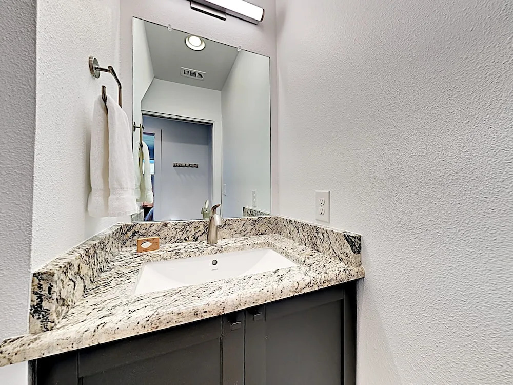 Stylish East Austin - Near Downtown & River 3 Bedroom Home