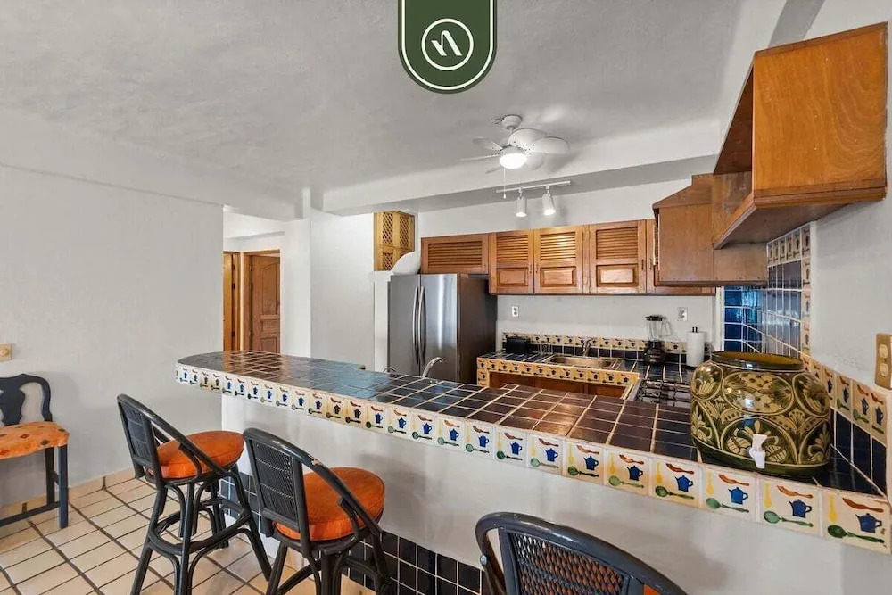 Beachfront Mexican Styled 3 BR Condo in Downtown