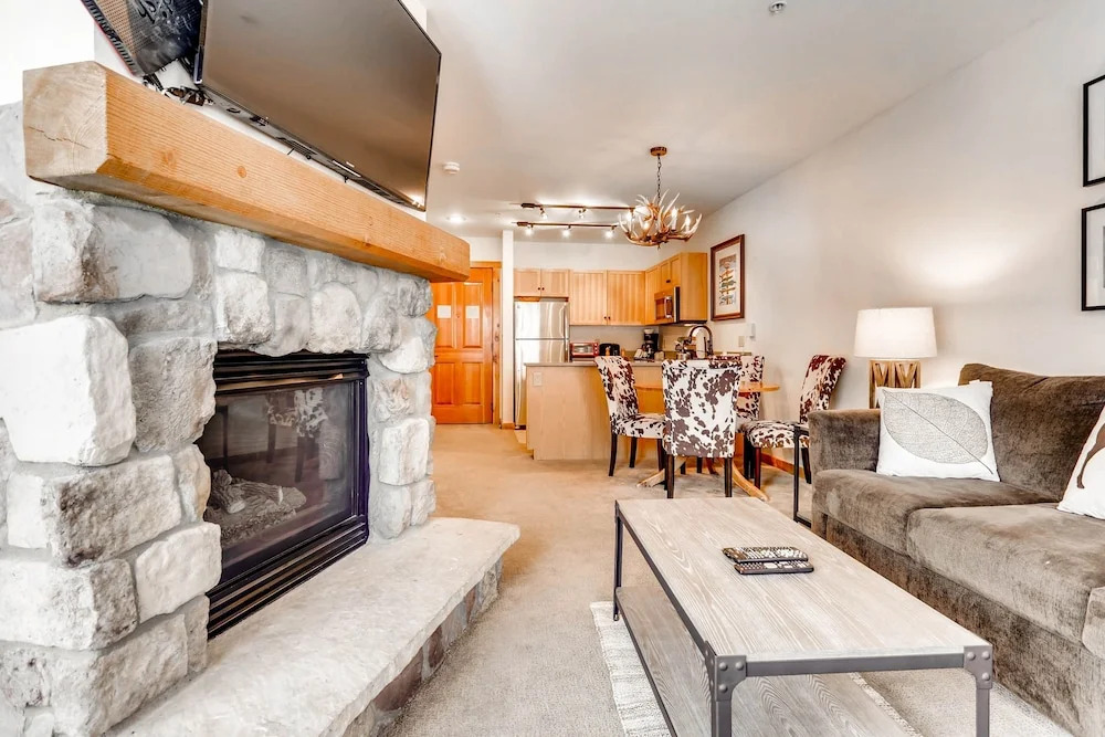 135 Dercum Dr - 1 Br Condo