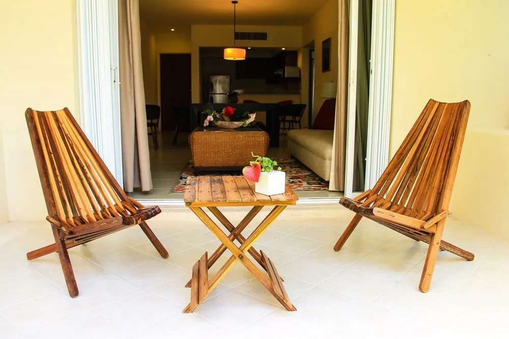 Luna Maya condo free access to Beach club