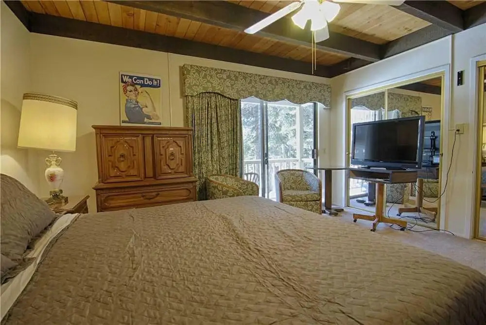 Vidor Village and Family Retreat #322