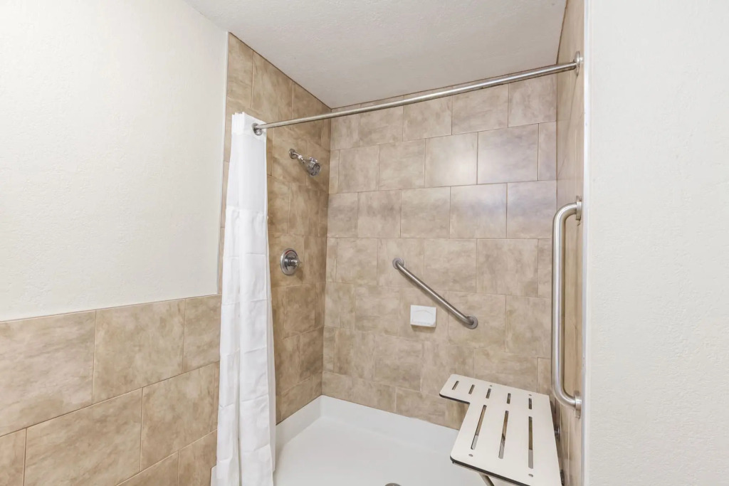 Iberia House & Suites