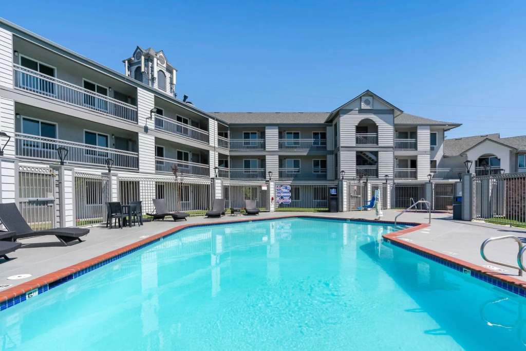 Antioch Inn and Suites