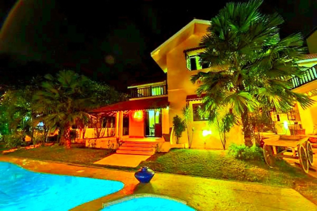 Amour Resort