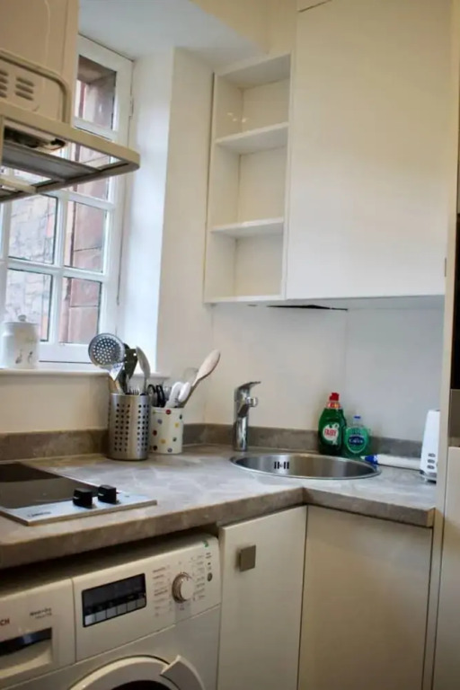 Historic 4 Bedroom Apartment in Dean Village, Edinburgh