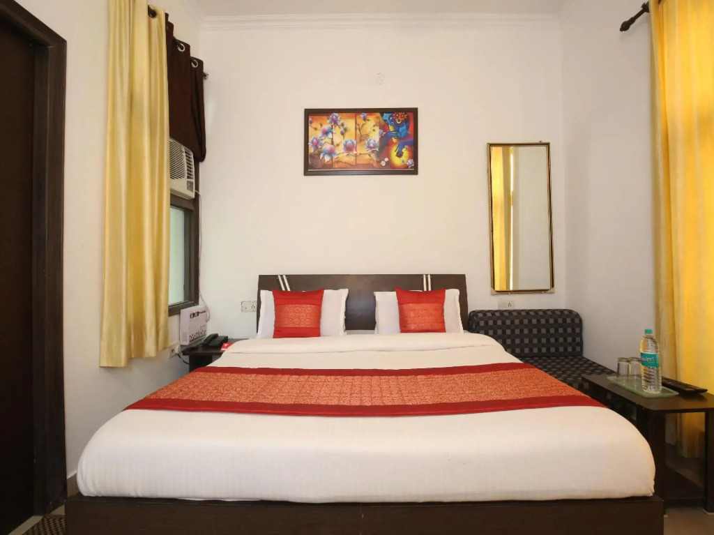 OYO 9657 Hotel Sham Villa