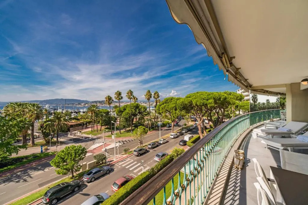 Brand new two bedrooms on the Croisette